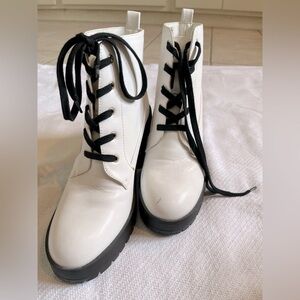 High Heel White Lace-Up Boots